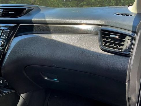 Used 2019 Nissan Rogue Sport SL w/ Premium Package AWD/4WD image 26