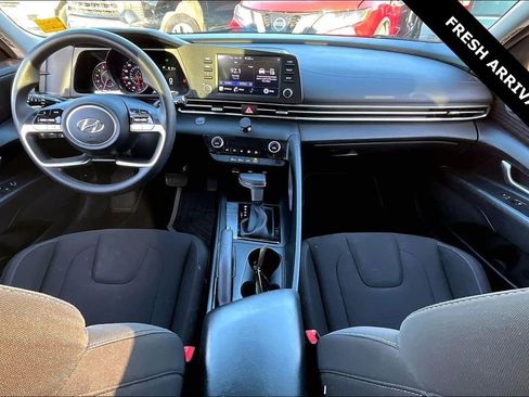 Used 2023 Hyundai Elantra SEL w/ Preferred Accessory Package image 7