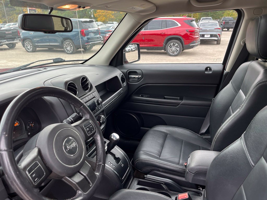Used 2017 Jeep Patriot High Altitude AWD/4WD image 18