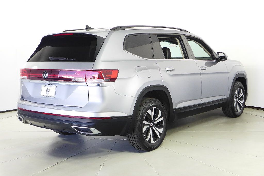 Used 2024 Volkswagen Atlas SE FWD image 7