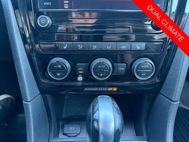 Used 2022 Volkswagen Passat 2.0T SE FWD image 41