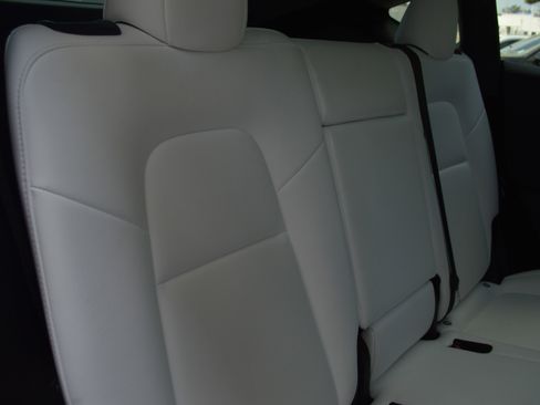 Used 2024 Tesla Model Y Long Range image 34