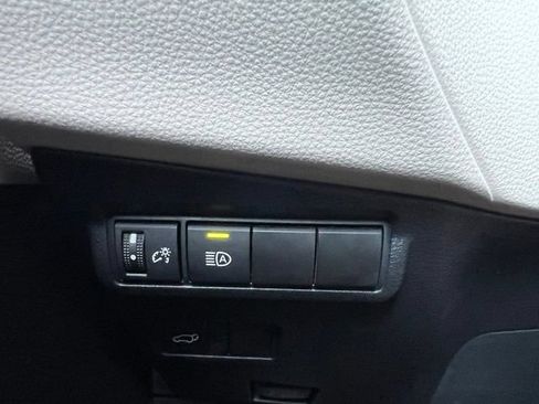 Used 2024 Toyota Corolla Cross XLE w/ Convenience Package AWD/4WD image 25