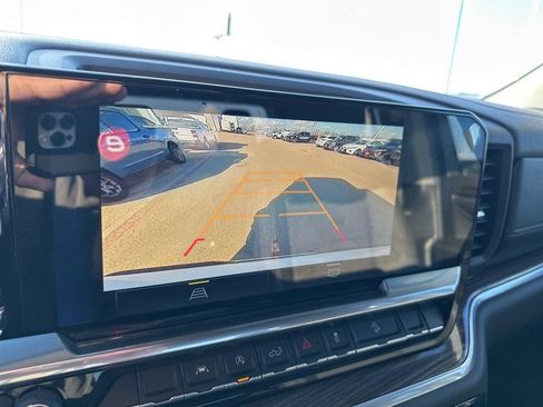 Used 2022 Chevrolet Silverado 1500 LT w/ Z71 Off-Road Package image 26