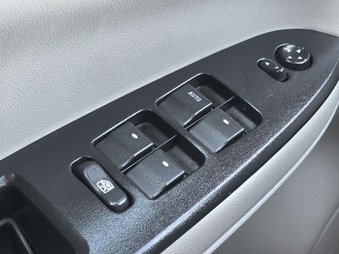 Used 2014 Chevrolet Impala LTZ image 9