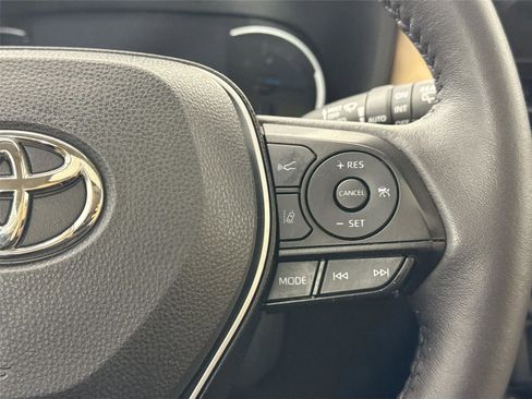 Certified 2023 Toyota RAV4 XLE Premium image 20