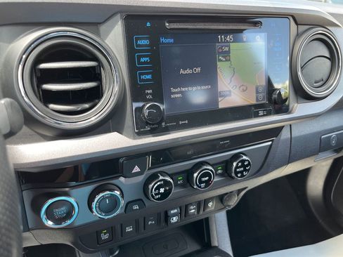 Used 2018 Toyota Tacoma TRD Sport w/ Technology Package AWD/4WD image 14