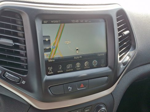 Used 2018 Jeep Cherokee Limited AWD/4WD image 18