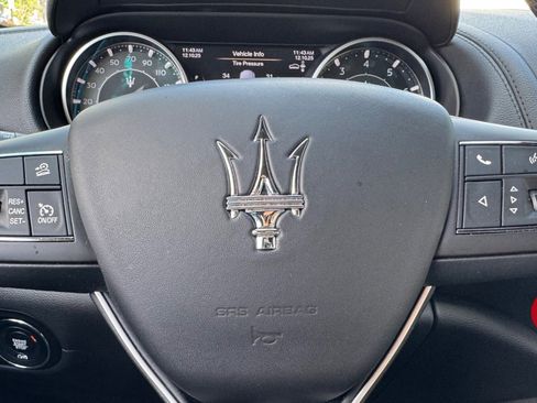 Used 2021 Maserati Levante image 17