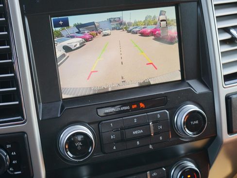 Used 2019 Ford F150 King Ranch w/ FX4 Off-Road Package AWD/4WD image 21
