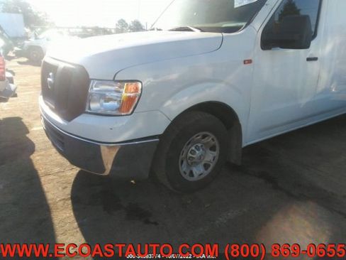 Used 2014 Nissan NV 2500 SV image 9