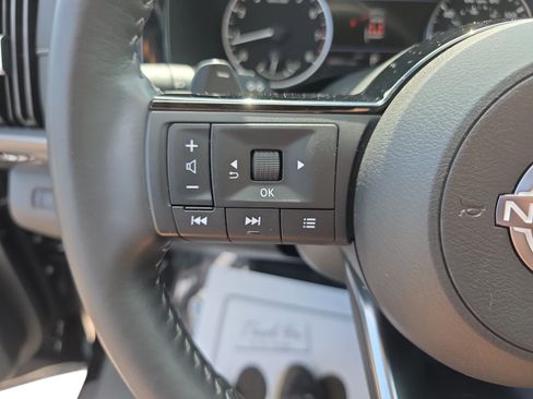Used 2025 Nissan Pathfinder SL w/ SL Premium Package AWD/4WD image 14