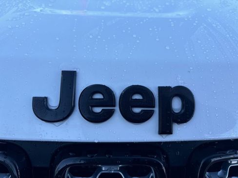 Used 2019 Jeep Grand Cherokee Altitude image 29