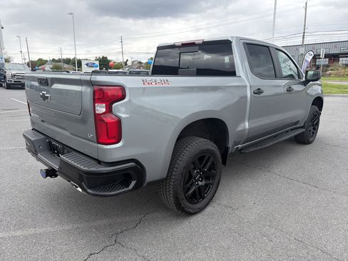 Used 2026 Chevrolet Silverado 1500 LT Trail Boss w/ LT Trail Boss Premium Package AWD/4WD image 3