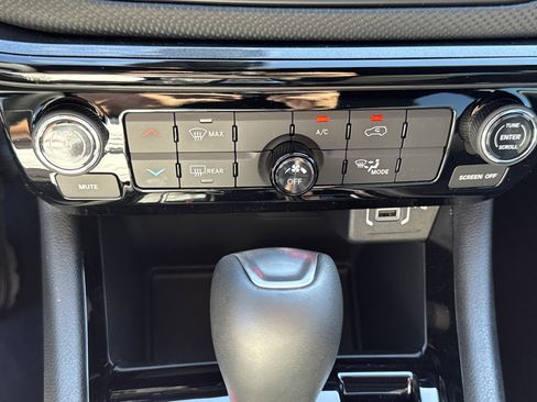 New 2026 Jeep Compass Latitude image 19