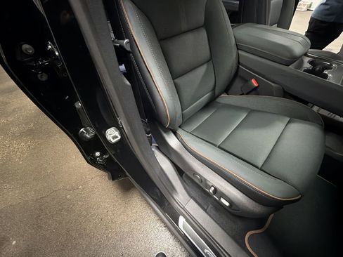 New 2026 GMC Acadia AT4 w/ Luxury Package image 28