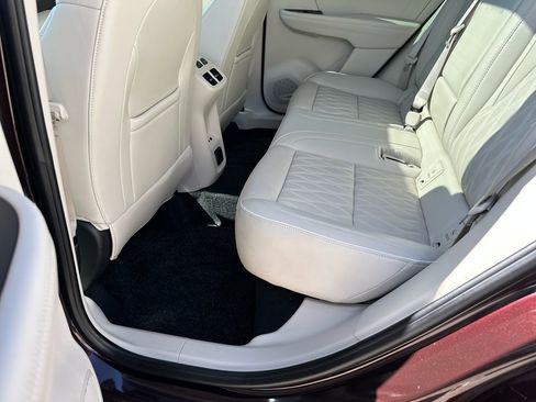 Used 2022 Buick Envision Avenir w/ Safety Package image 21