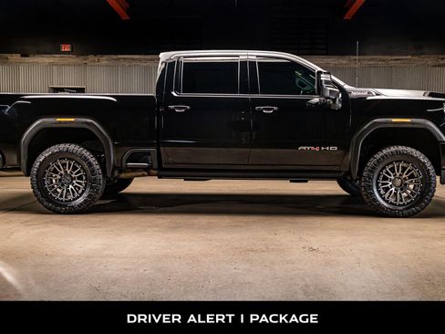 Used 2022 GMC Sierra 2500 AT4 w/ AT4 Preferred Package image 10