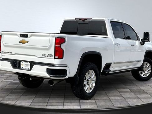 Used 2024 Chevrolet Silverado 3500 High Country w/ High Country Premium Package AWD/4WD image 2