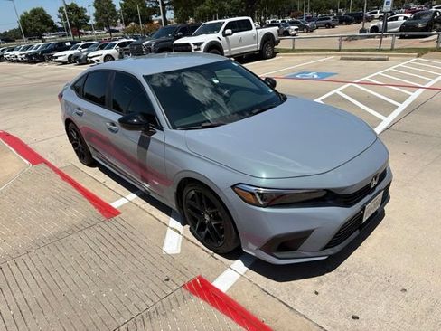 Used 2024 Honda Civic Sport image 3