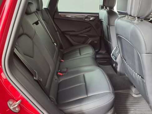 Used 2024 Porsche Macan Turbo image 12