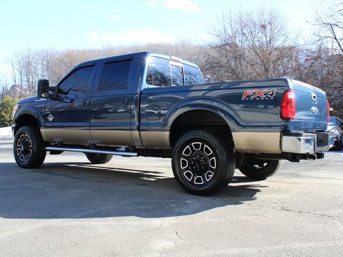 Used 2013 Ford F250 Lariat w/ Lariat Interior Pkg image 4