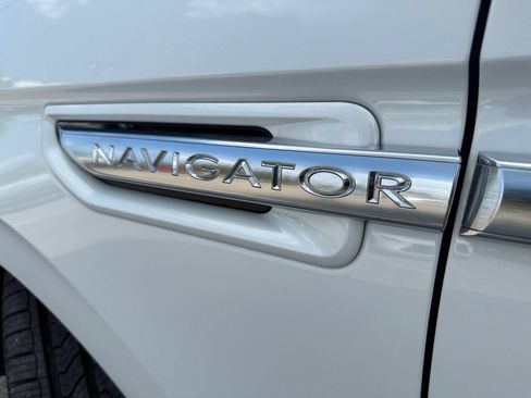 Used 2021 Lincoln Navigator L Reserve w/ Luxury Package AWD/4WD image 5
