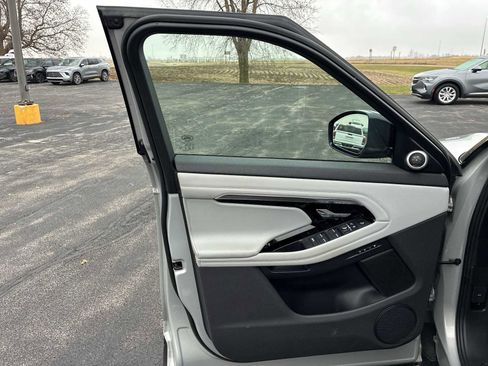 Used 2020 Land Rover Range Rover Evoque SE image 22