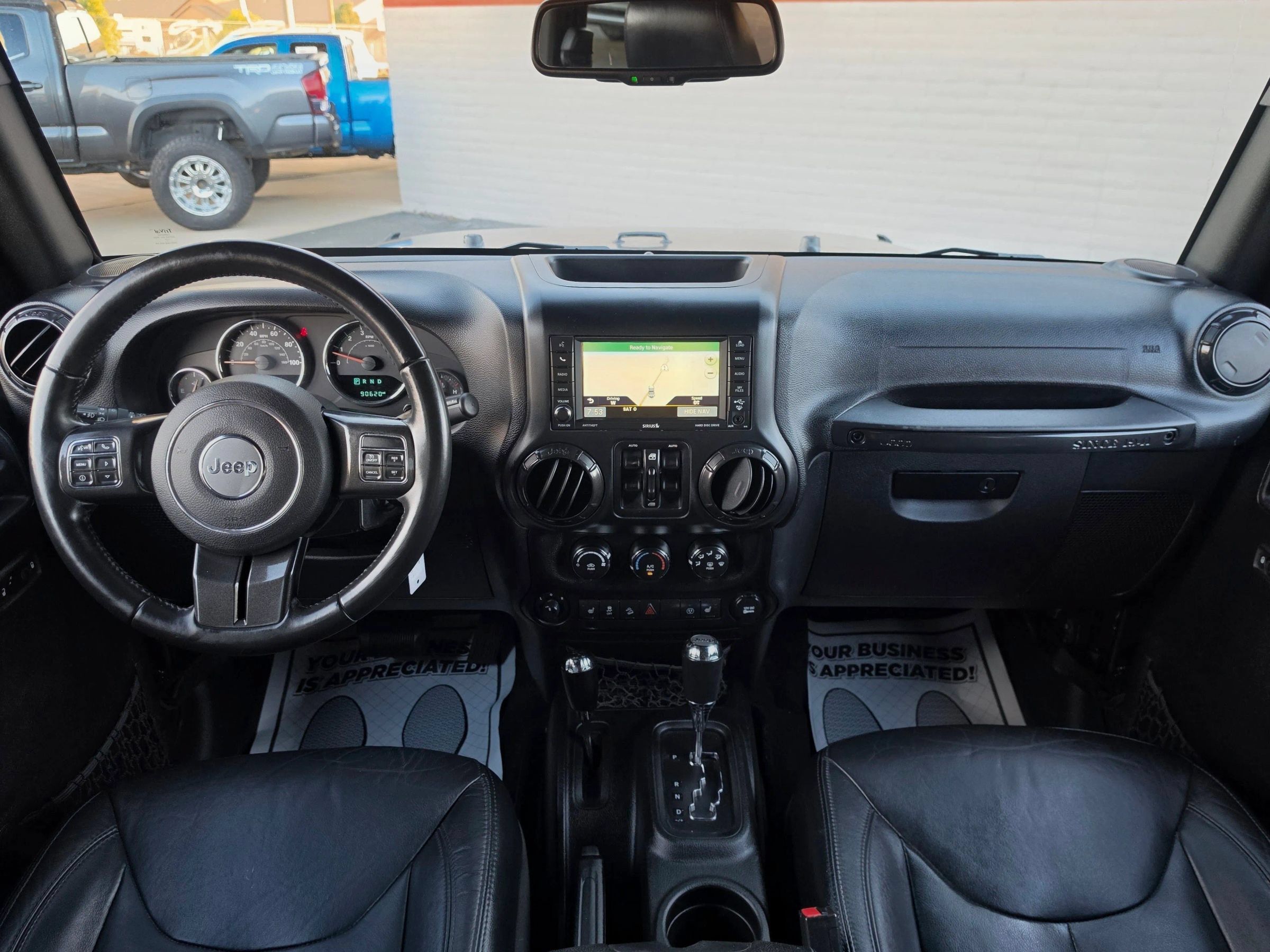 Used 2017 Jeep Wrangler Unlimited Sahara AWD/4WD image 9