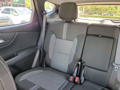Used 2025 Chevrolet Blazer LT FWD image 13