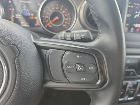 Used 2018 Jeep Wrangler Unlimited Sport S AWD/4WD image 12