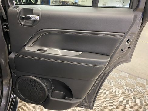 Used 2017 Jeep Compass High Altitude image 12