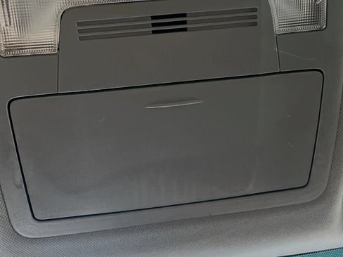 Used 2016 Toyota Camry SE image 22