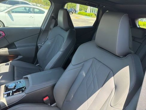 Used 2025 BMW X3 xDrive30i w/ Premium Package AWD/4WD image 6