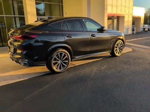 Certified 2023 BMW X6 xDrive40i w/ Executive Package image 3