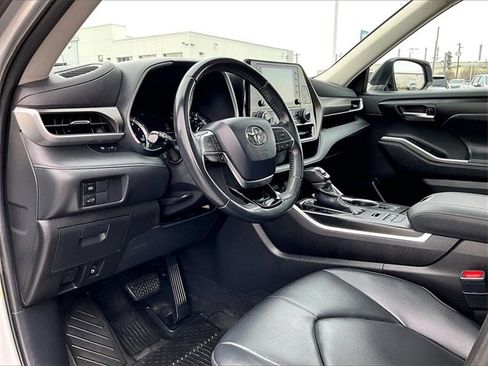Used 2020 Toyota Highlander XLE image 8
