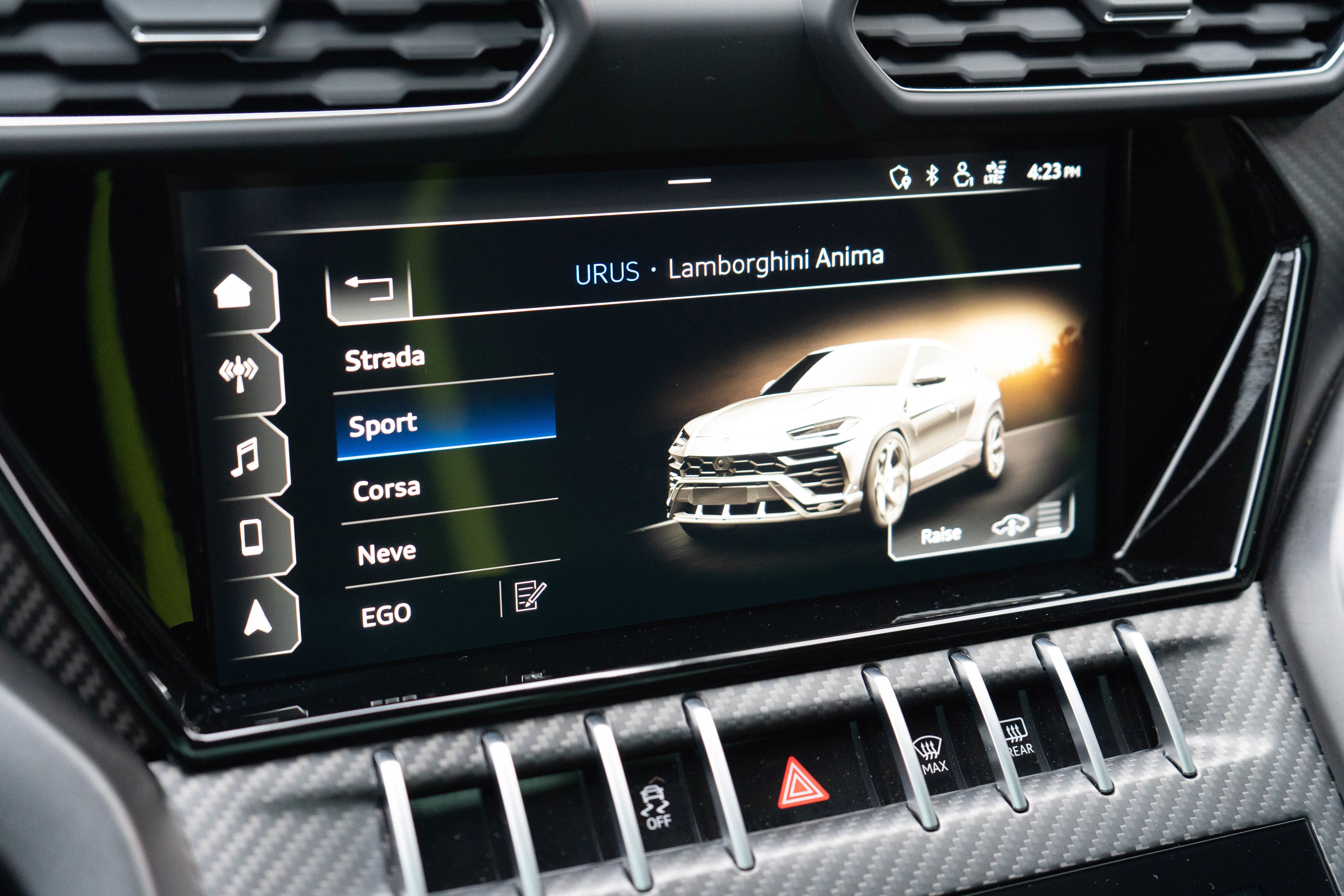 Used 2021 Lamborghini Urus AWD/4WD image 27