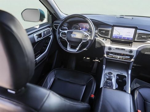 Used 2021 Ford Explorer XLT w/ Equipment Group 202A image 30