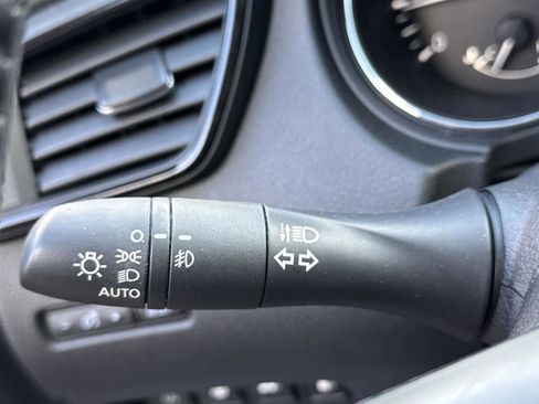 Used 2020 Nissan Rogue SL w/ Premium Package image 21