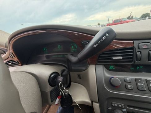 Used 2005 Cadillac De Ville FWD image 26