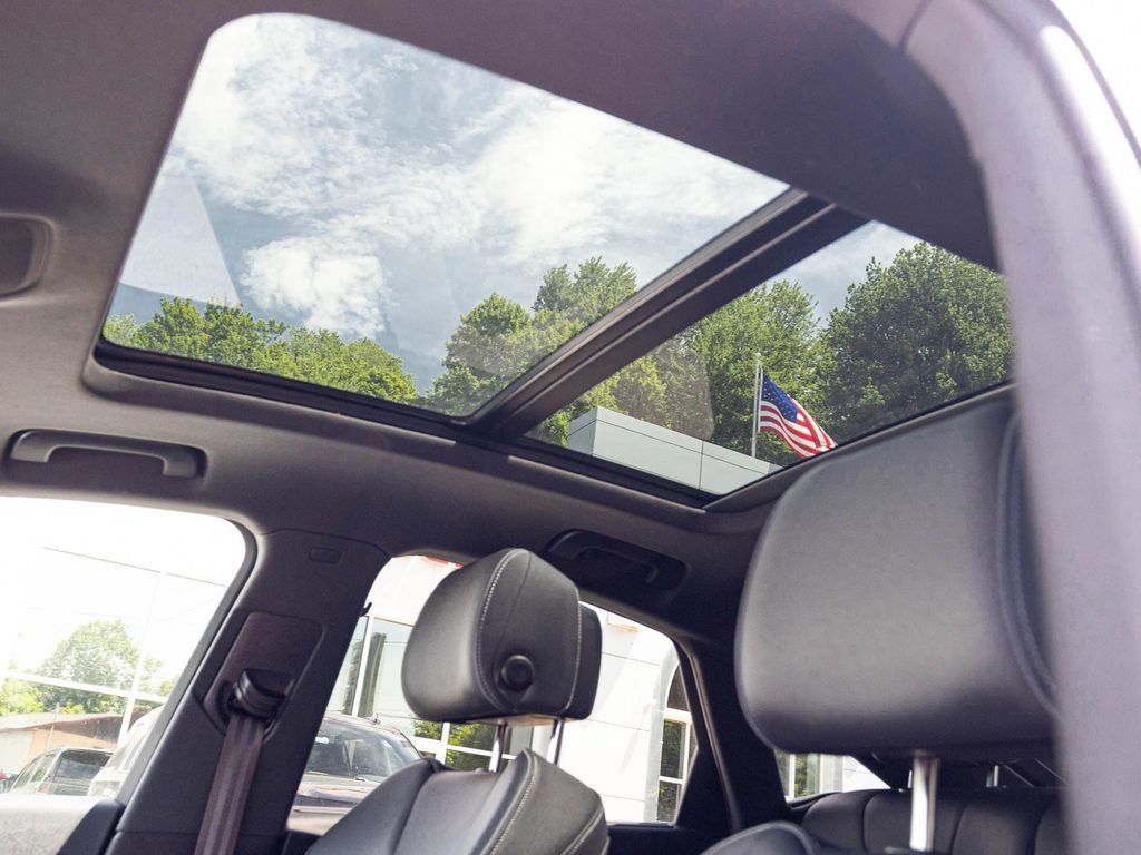 Used 2023 Audi Q5 2.0T Premium Plus w/ Premium Plus Package AWD/4WD image 32