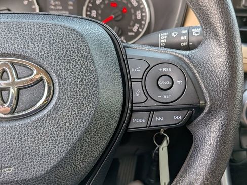 Used 2019 Toyota RAV4 LE image 19