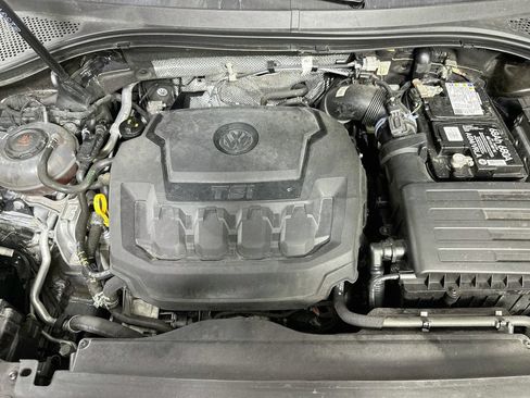Used 2023 Volkswagen Tiguan SE R-Line FWD image 9