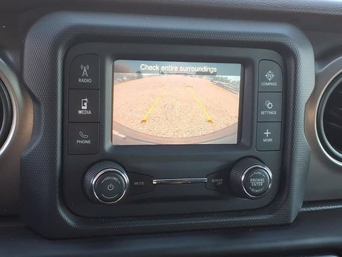 Used 2021 Jeep Wrangler Unlimited Sport AWD/4WD image 3