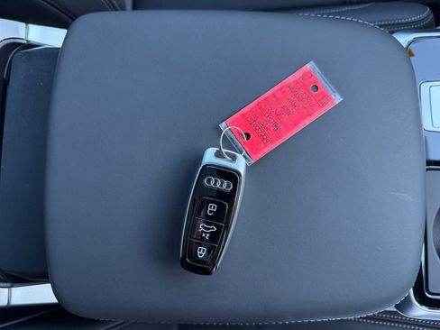 Certified 2025 Audi Q7 3.0T Prestige image 34