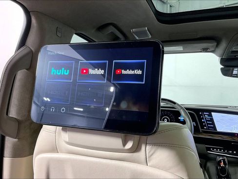 Used 2023 Cadillac Escalade Sport Platinum w/ LPO, ONYX Package AWD/4WD image 30