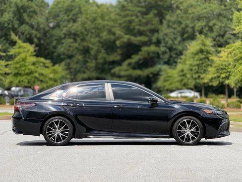 Used 2021 Toyota Camry SE AWD/4WD image 12