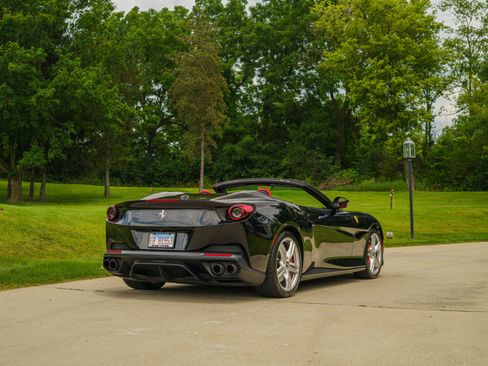Used 2019 Ferrari Portofino RWD image 32