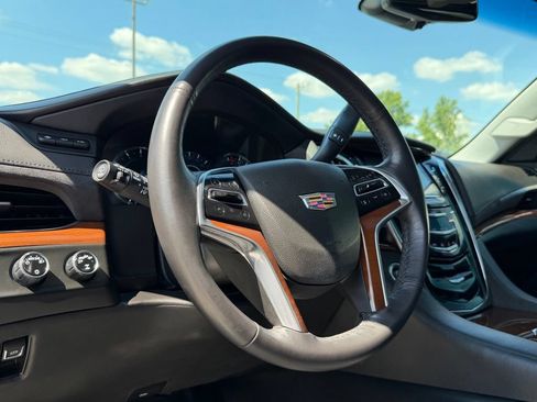 Used 2019 Cadillac Escalade ESV Premium Luxury AWD/4WD image 46