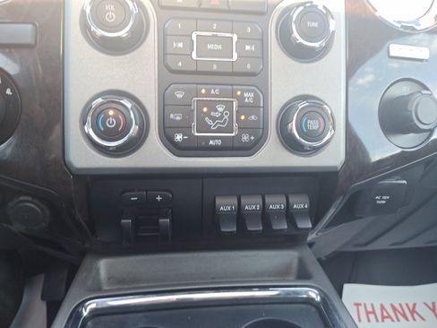 Used 2016 Ford F250 Platinum w/ Platinum Package AWD/4WD image 8